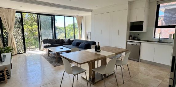 Double Bay - Photo 2