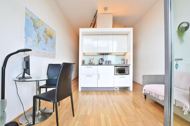 Studio to rent - Photo 1