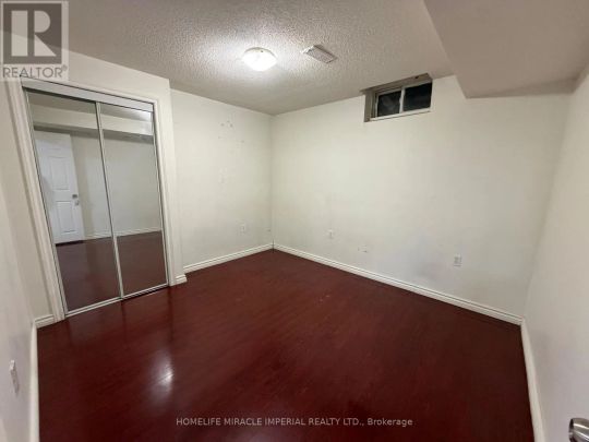 2 ATTVIEW CRESCENT - Photo 1