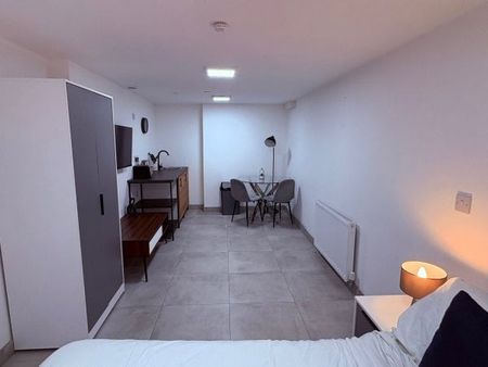 Flat 2, 21 Silver Street - Photo 5