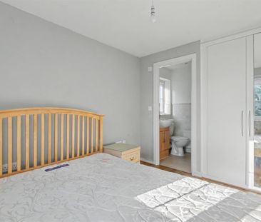 3 Bedroom House to let - Photo 4