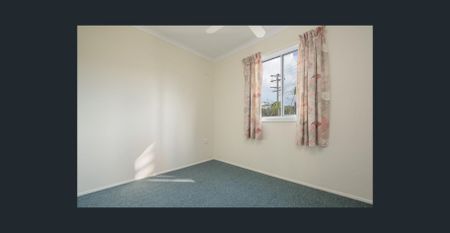 THIS CHARMING 4 BEDROOM HOME IS CLOSE TO SHOPS, TRANSPORT AND LOCAL SCHOOLS! - Photo 2