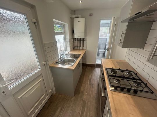 3 bedroom terraced house to rent - Photo 1