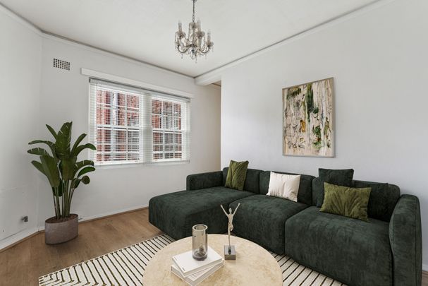 Ground level two bedroom with parking - Photo 1