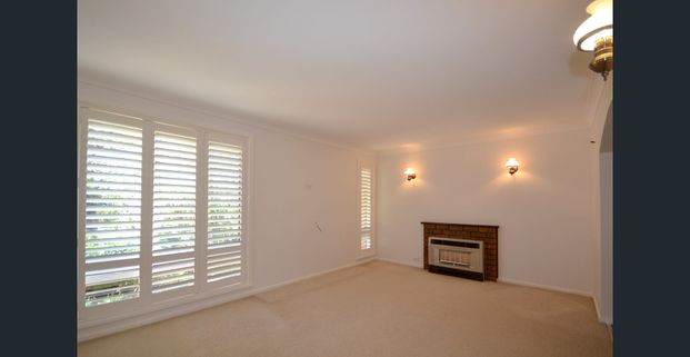 STUNNING RIVER VIEWS & SPACIOUS FAMILY LIVING - Photo 1