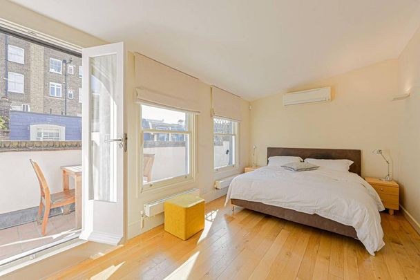 4 bedroom mews to rent - Photo 1