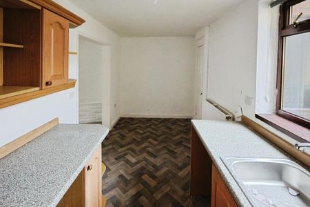 2 bedroom terraced house to rent - Photo 4