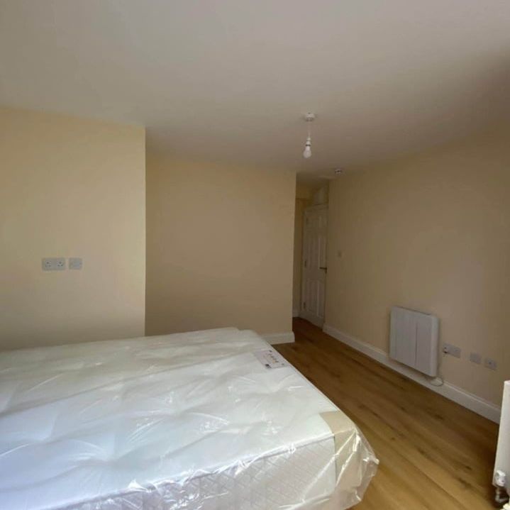 Room in a Shared House, Ballogie Avenue, NW10 - Photo 1