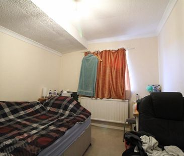 4 bedroom detached house to rent - Photo 3