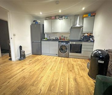 1 bedroom penthouse to rent - Photo 3