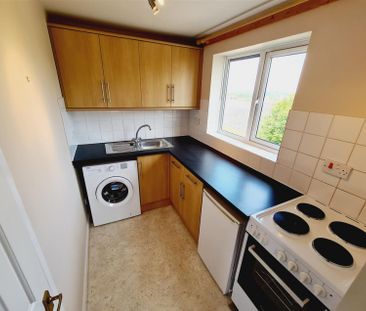 1 Bedroom Flat to Rent in North Street, Rushden, Northants, NN10 - Photo 6