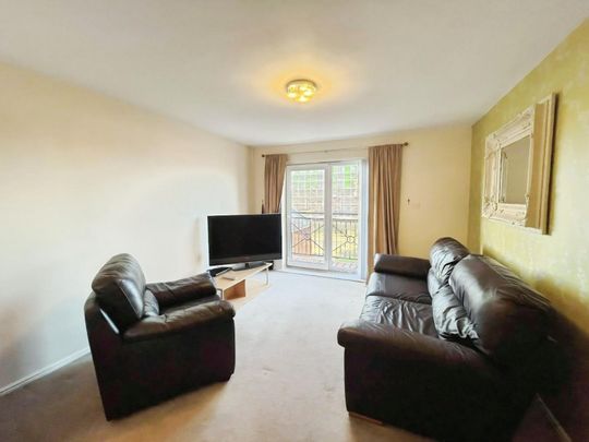 2 bedroom Flat To Let - Photo 1