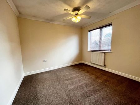 4 bedroom detached house to rent - Photo 4