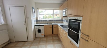 2 bed ground floor flat to rent in New Park Road, Bournemouth, BH6 - Photo 3