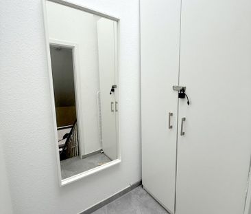 Im Herzen von Neuss: Zentrales und modernes Apartment im DG mit Kli... - Photo 1