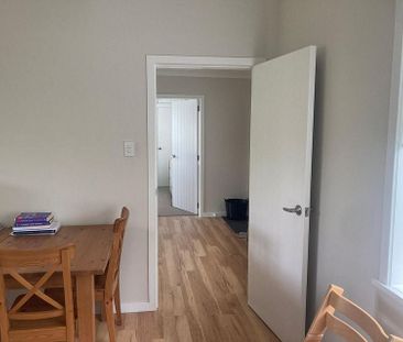 Two bedroom flat with great sun and view! - Photo 3