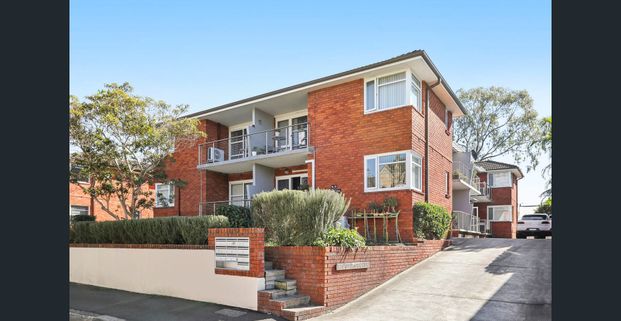 Tastefully updated one-bedroom apartment - Photo 1