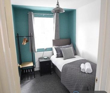 3 bedroom semi-detached house to rent - Photo 4