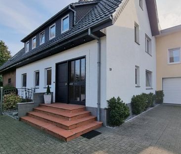 Ruhige Wohnoase mit großer überdachter Terrasse: Blick ins Grüne oh... - Photo 1