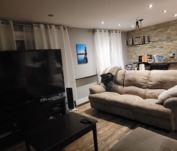 For Lease - 5486 Hixon Avenue, Burlington, Ontario - Photo 1