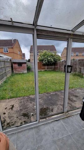 3 bedroom semi-detached house to rent - Photo 5