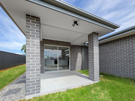 Brand New Two Bedroom Flat - Photo 3