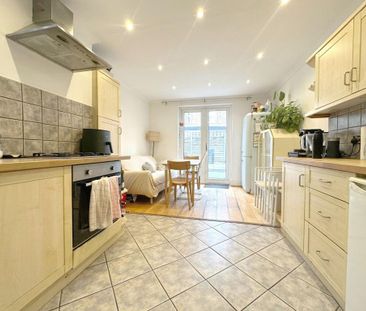 4 bedroom terraced house to rent - Photo 6