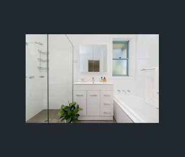 Spacious 3 Bedroom + Study/Office Townhouse & Stylish and Convenien... - Photo 5