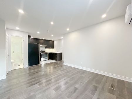 For Lease - 81 Hollyberry Trail Unit# 3rd floor, Toronto, Ontario - Photo 2