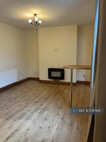 2 bedroom end of terrace house to rent - Photo 4