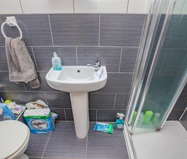 6 bedroom house to rent - Photo 3