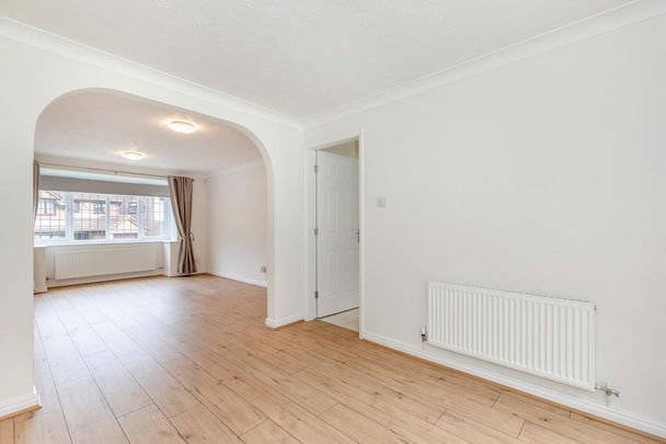 3 bedroom detached house to rent - Photo 1