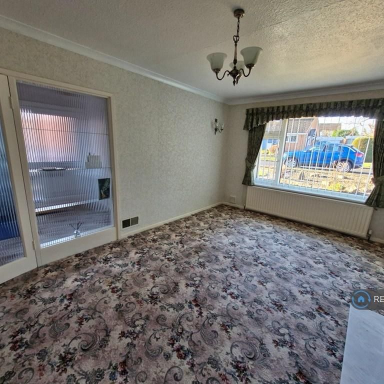 2 bedroom bungalow to rent - Photo 1