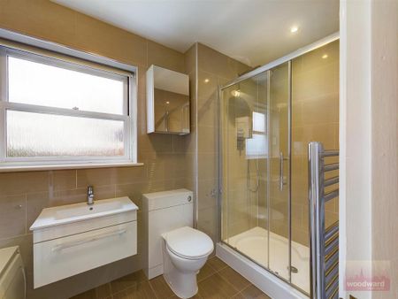 5 bedroom detached house to rent - Photo 3