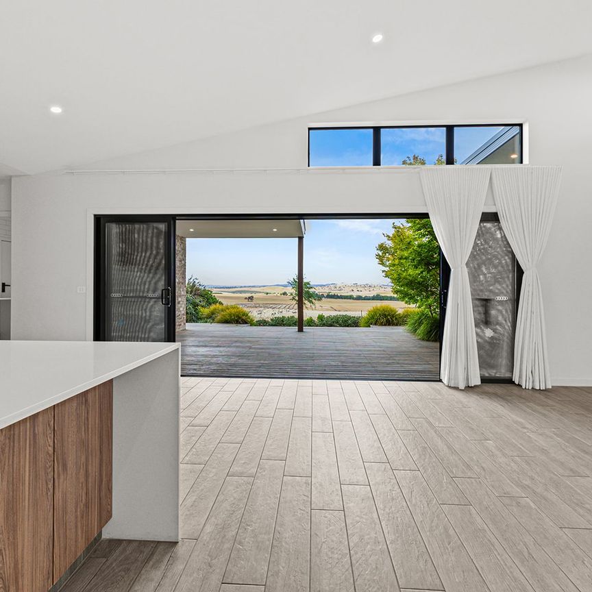 STUNNING HOME WITH BREATHTAKING VIEWS! - Photo 1