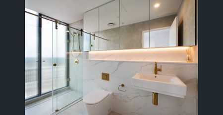 East Facing Two-Bedroom with Sydney City Views! - Photo 4