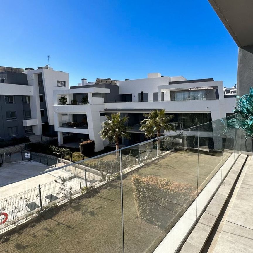 Piso de alquiler en Avenida Parque Selwo, S/n, La Concha - Resina Golf - Photo 1