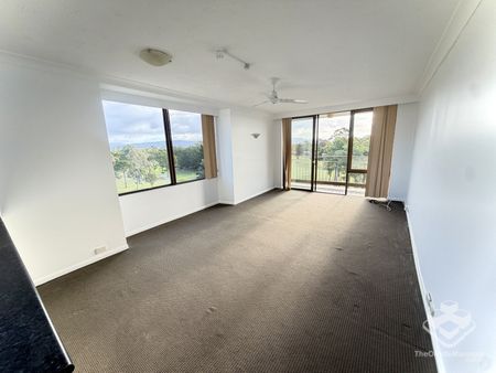 1 Bedroom Apartment with Golf Course Views - Photo 3