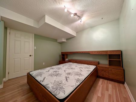 For Lease - 924 Guildwood Boulevard Unit# Lower, London North, Ontario - Photo 5