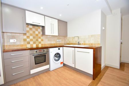 2 bedroom apartment to rent - Photo 4