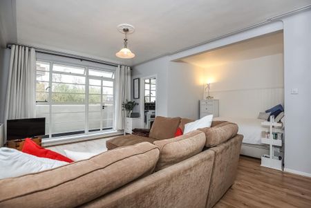 Studio to rent - Photo 2