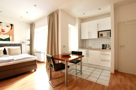 Kwartier Latäng: Schick möbliertes Apartment mit Balkon - Photo 5