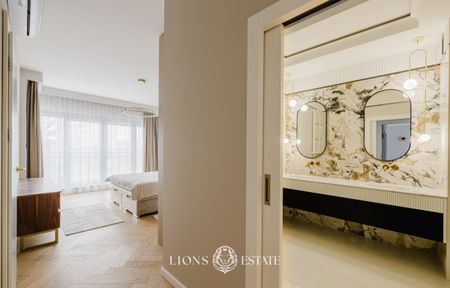 Warszawa, Wola, Wola Mirów, Aleja Solidarności - Photo 2