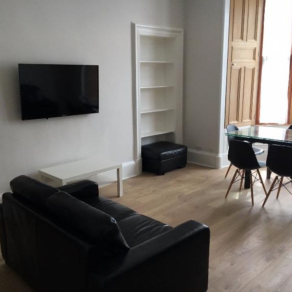 4 bedroom flat to rent - Photo 1
