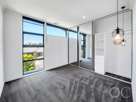 Open the Door to Designer Living Between the City and the Sea - Photo 2