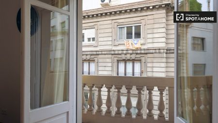 barcelona, Catalonia 08021 - Photo 2