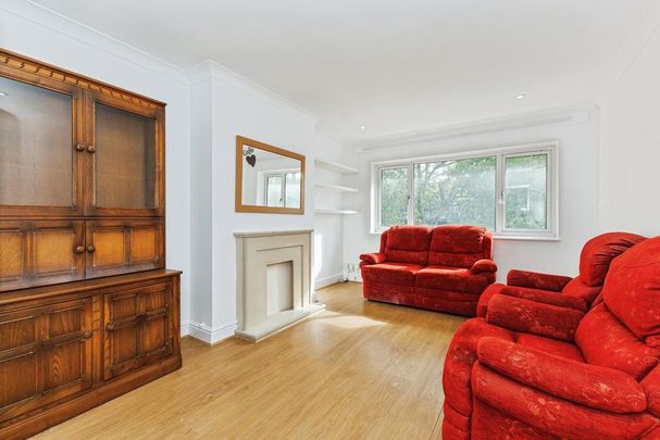 3 bedroom flat to rent - Photo 1