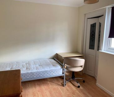 4 bedroom terraced house to rent - Photo 3