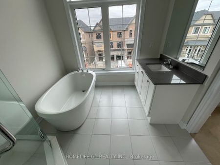 For Lease - 16 Morrison Crescent, Whitby, Ontario - Photo 4