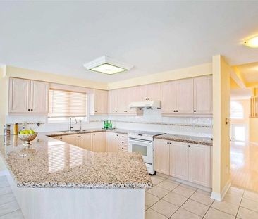 For Lease - 108 Melbourne Drive, Richmond Hill, Ontario - Photo 2